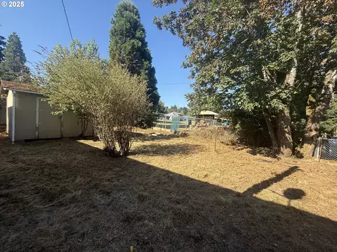 373 Hayhurst Rd, Yoncalla, OR 97499 photo 2