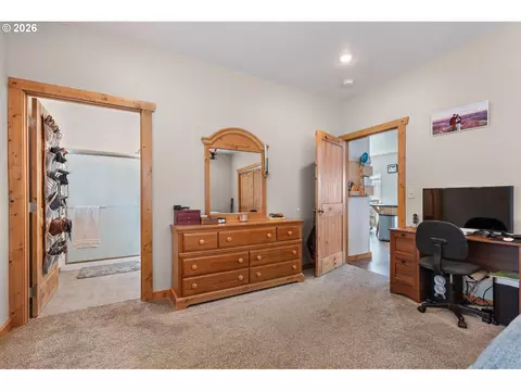 Bedroom - 101 E Park St, Enterprise, OR 97828 photo 5 of 6