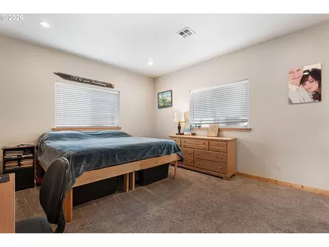 Bedroom - 101 E Park St, Enterprise, OR 97828 photo 4 of 6