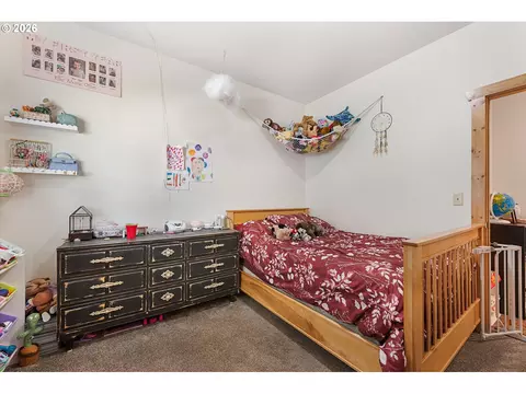 Bedroom - 101 E Park St, Enterprise, OR 97828 photo 3 of 6