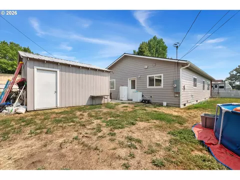 Exterior - 101 E Park St, Enterprise, OR 97828 photo 5 of 6
