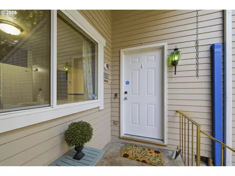 Entry Way - 2883 Timberline Dr, Eugene, OR 97405 photo 1 of 2