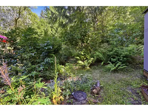 Exterior - 2883 Timberline Dr, Eugene, OR 97405 photo 15 of 17