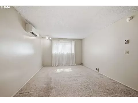 Bedroom - 2883 Timberline Dr, Eugene, OR 97405 photo 3 of 6