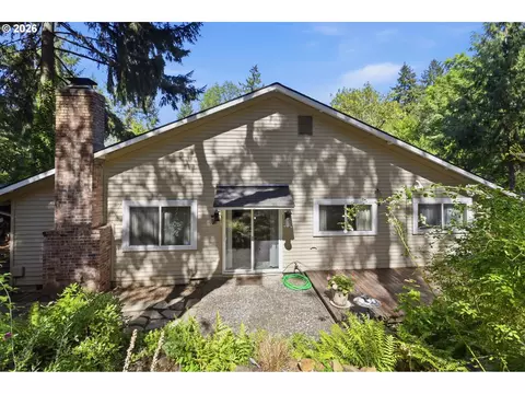 Exterior - 2883 Timberline Dr, Eugene, OR 97405 photo 4 of 17