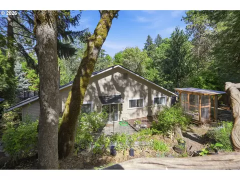 Exterior - 2883 Timberline Dr, Eugene, OR 97405 photo 10 of 17