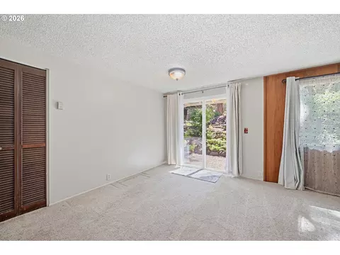 Bedroom - 2883 Timberline Dr, Eugene, OR 97405 photo 1 of 6