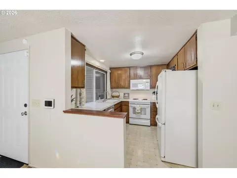 Kitchen - 2883 Timberline Dr, Eugene, OR 97405 photo 1 of 5