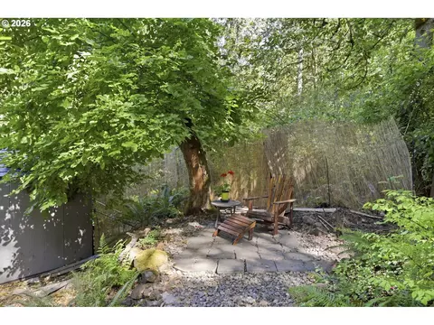 Exterior - 2883 Timberline Dr, Eugene, OR 97405 photo 14 of 17