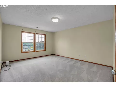 Bedroom - 1802 NW Bella Vista Ave, Gresham, OR 97030 photo 1 of 6