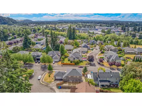 View/Area - 1802 NW Bella Vista Ave, Gresham, OR 97030 photo 4 of 7