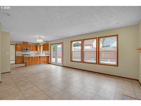 Living - 1802 NW Bella Vista Ave, Gresham, OR 97030 photo 4 of 6