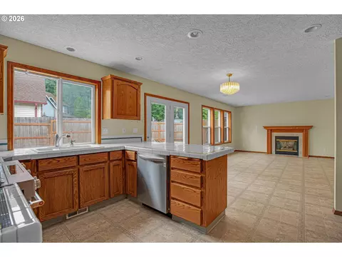 Kitchen - 1802 NW Bella Vista Ave, Gresham, OR 97030 photo 1 of 6