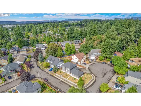 View/Area - 1802 NW Bella Vista Ave, Gresham, OR 97030 photo 3 of 7