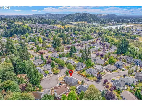 View/Area - 1802 NW Bella Vista Ave, Gresham, OR 97030 photo 5 of 7