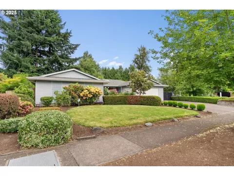420 Mar Loop, Eugene, OR 97401