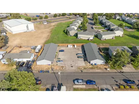 View/Area - 351 40th St, Springfield, OR 97478 photo 1 of 7