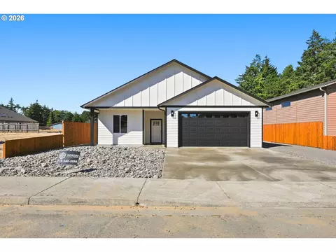 768 Division Ave, Coos Bay, OR 97420