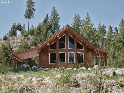 192 Sasquatch Way, Cougar, WA 98616