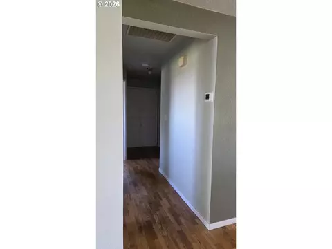 Entry Way - 1047 Baxter St, Eugene, OR 97402 photo 1 of 1
