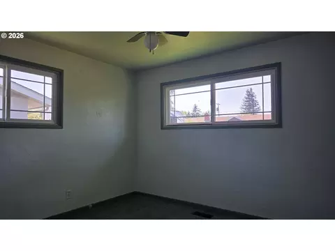 Bedroom - 1047 Baxter St, Eugene, OR 97402 photo 5 of 5