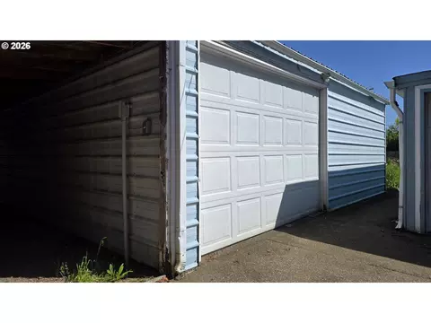 Exterior - 1047 Baxter St, Eugene, OR 97402 photo 5 of 9