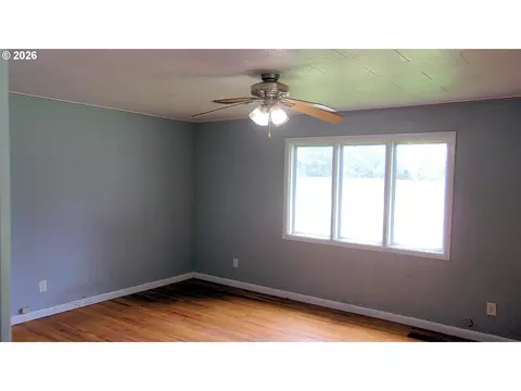 944 5th St, Lyons, OR 97358 photo 5