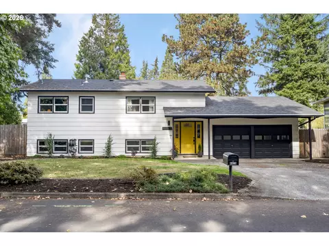 8825 SE Regents Dr, Milwaukie, OR 97222