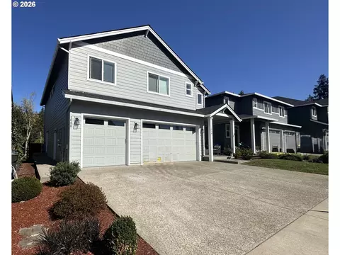 1048 NE Regan Hill Loop, Estacada, OR 97023