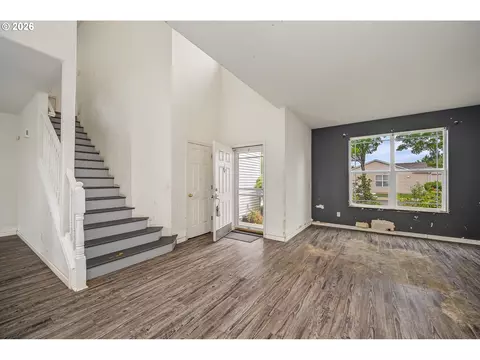 Living - 5508 Donohoe Ave, Eugene, OR 97402 photo 1 of 4