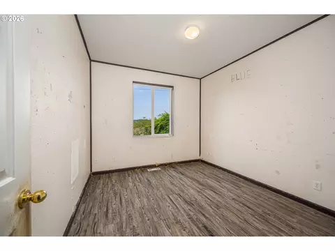 Bedroom - 5508 Donohoe Ave, Eugene, OR 97402 photo 1 of 5