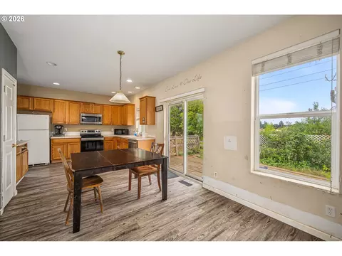 Kitchen - 5508 Donohoe Ave, Eugene, OR 97402 photo 1 of 2