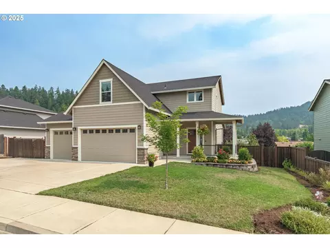 1097 S 57th Pl, Springfield, OR 97478