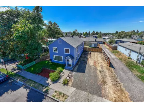 View/Area - 204 19th St, Springfield, OR 97477 photo 5 of 6