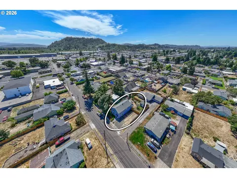 View/Area - 204 19th St, Springfield, OR 97477 photo 3 of 6