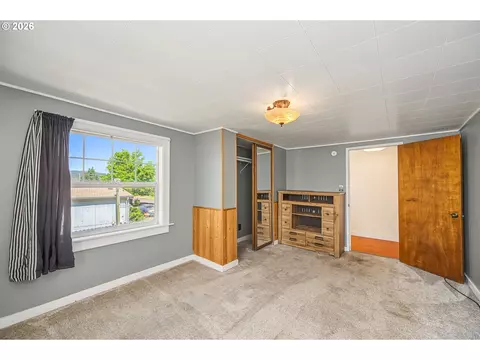 Bedroom - 204 19th St, Springfield, OR 97477 photo 1 of 6