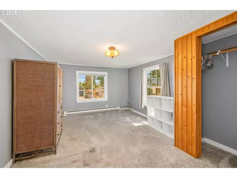 Bedroom - 204 19th St, Springfield, OR 97477 photo 5 of 6