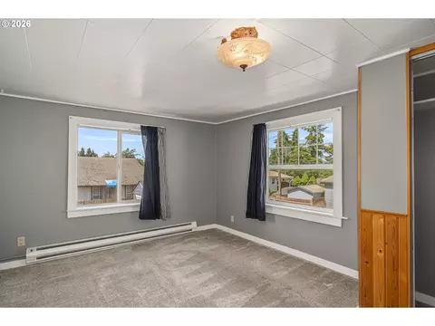 Bedroom - 204 19th St, Springfield, OR 97477 photo 2 of 6