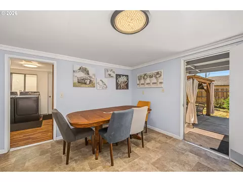 Dining - 204 19th St, Springfield, OR 97477 photo 1 of 1