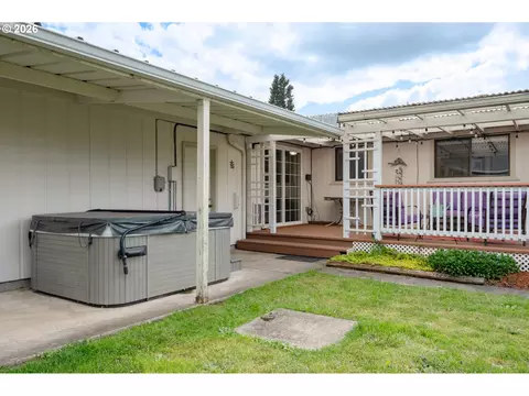 6952 C St, Springfield, OR 97478 photo 38