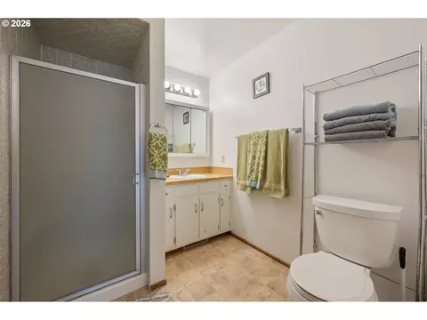 6952 C St, Springfield, OR 97478 photo 21