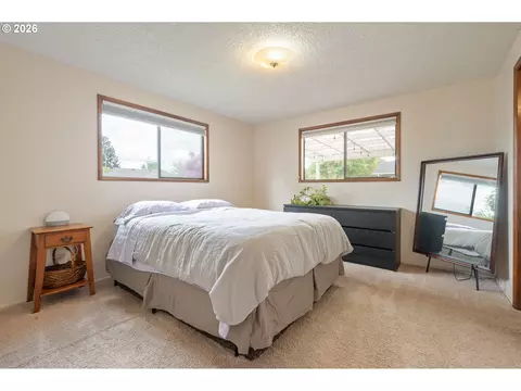 6952 C St, Springfield, OR 97478 photo 24