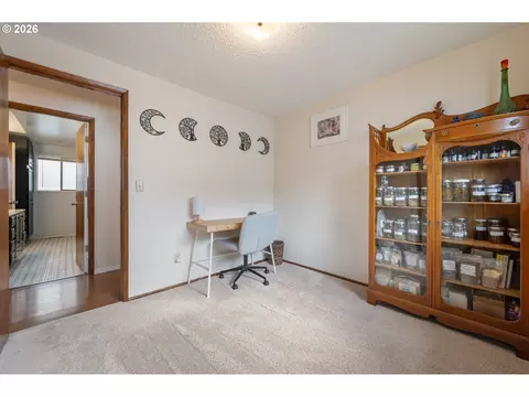 6952 C St, Springfield, OR 97478 photo 33