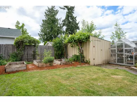6952 C St, Springfield, OR 97478 photo 42