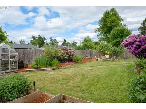 6952 C St, Springfield, OR 97478 photo 43
