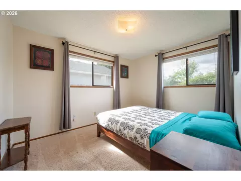 6952 C St, Springfield, OR 97478 photo 29