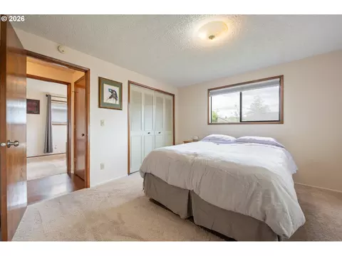 6952 C St, Springfield, OR 97478 photo 25