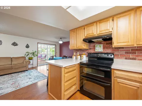 6952 C St, Springfield, OR 97478 photo 18