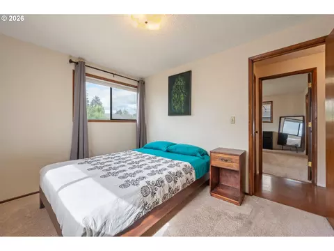 6952 C St, Springfield, OR 97478 photo 30