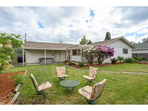 6952 C St, Springfield, OR 97478 photo 41